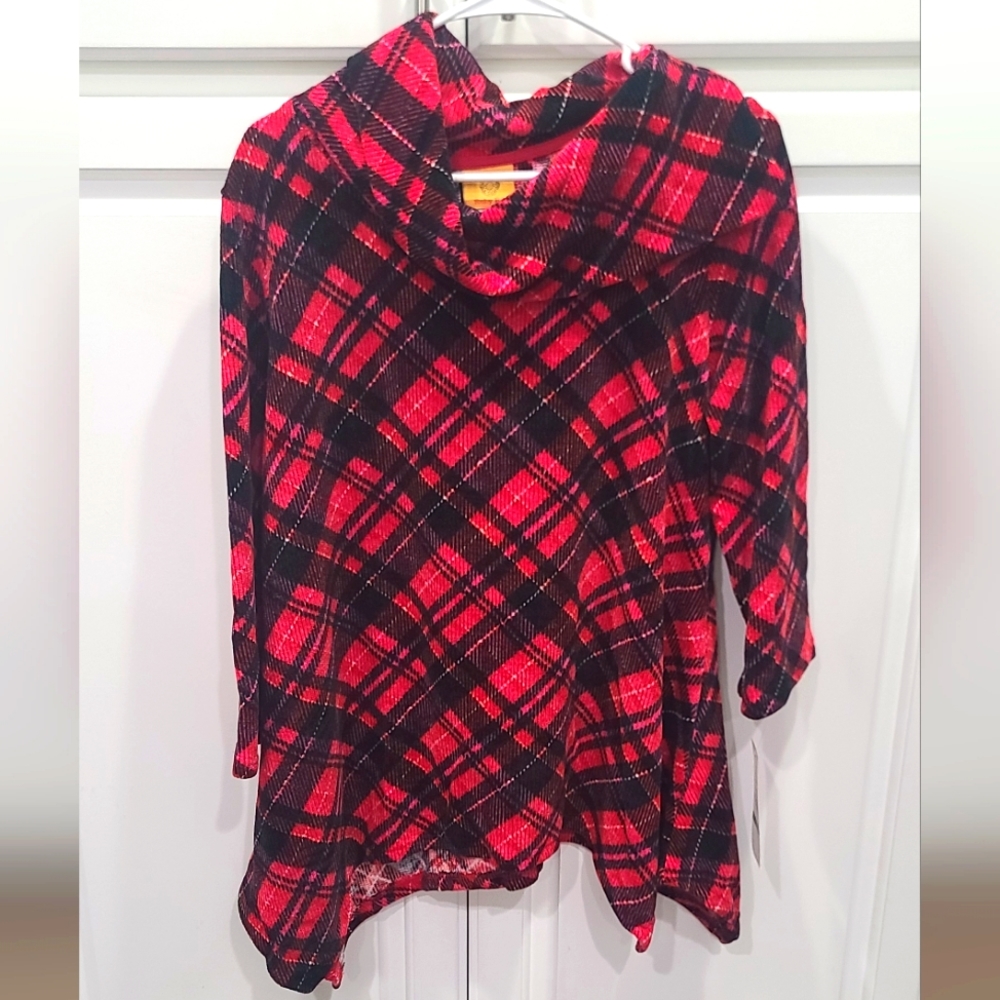 Ruby Red Plaid Top, NWT, L